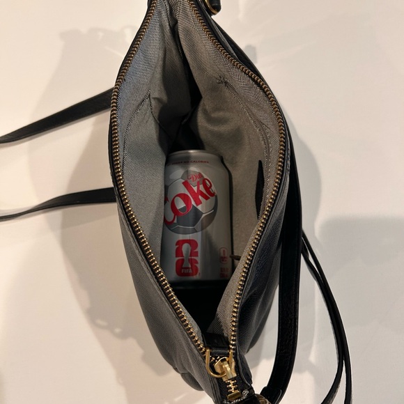 Fossil Black Leather Shoulder Bag with Gold Key Accent (A0011) - Picture 5 of 13